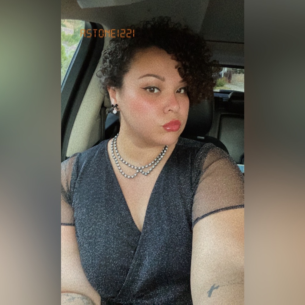 Meet your Posher, Angelica